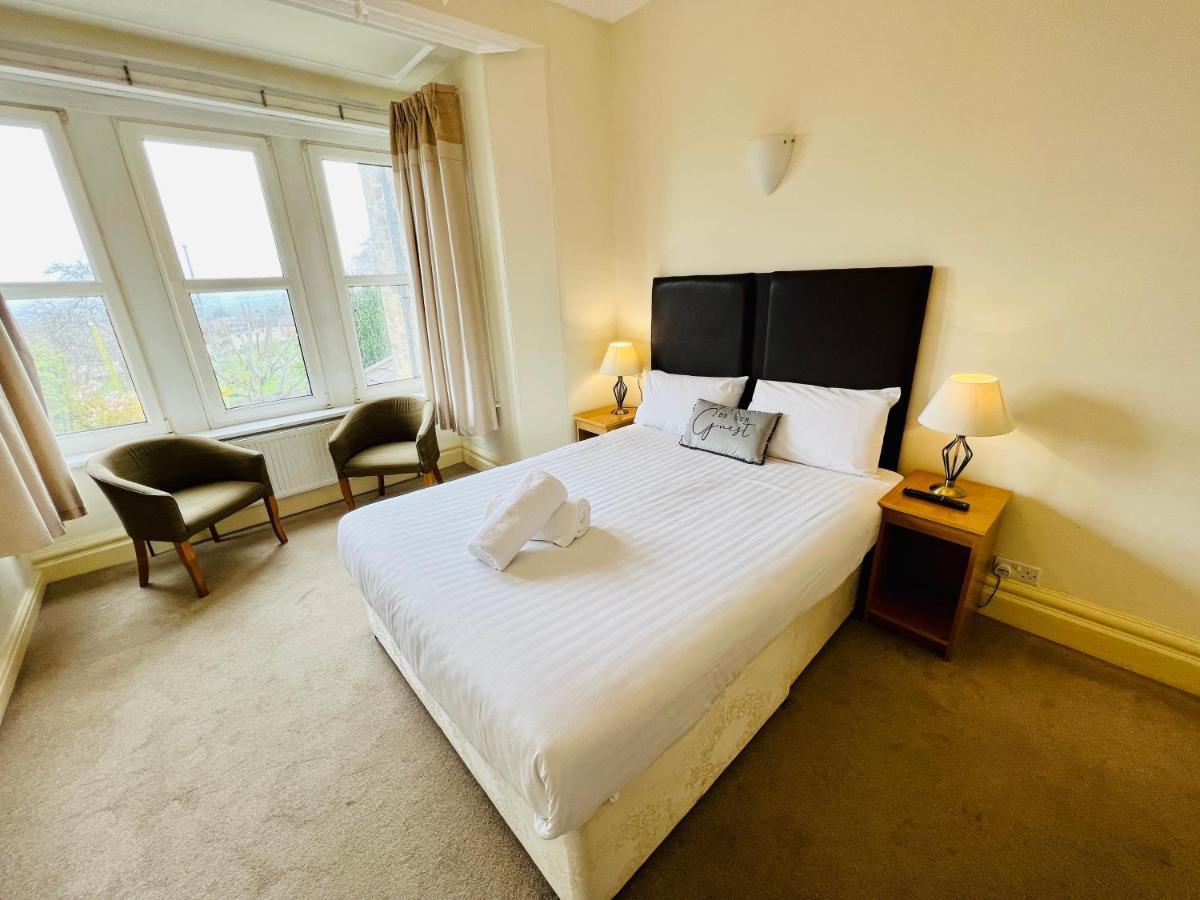 Heath Cottage Hotel & Restaurant Dewsbury Esterno foto