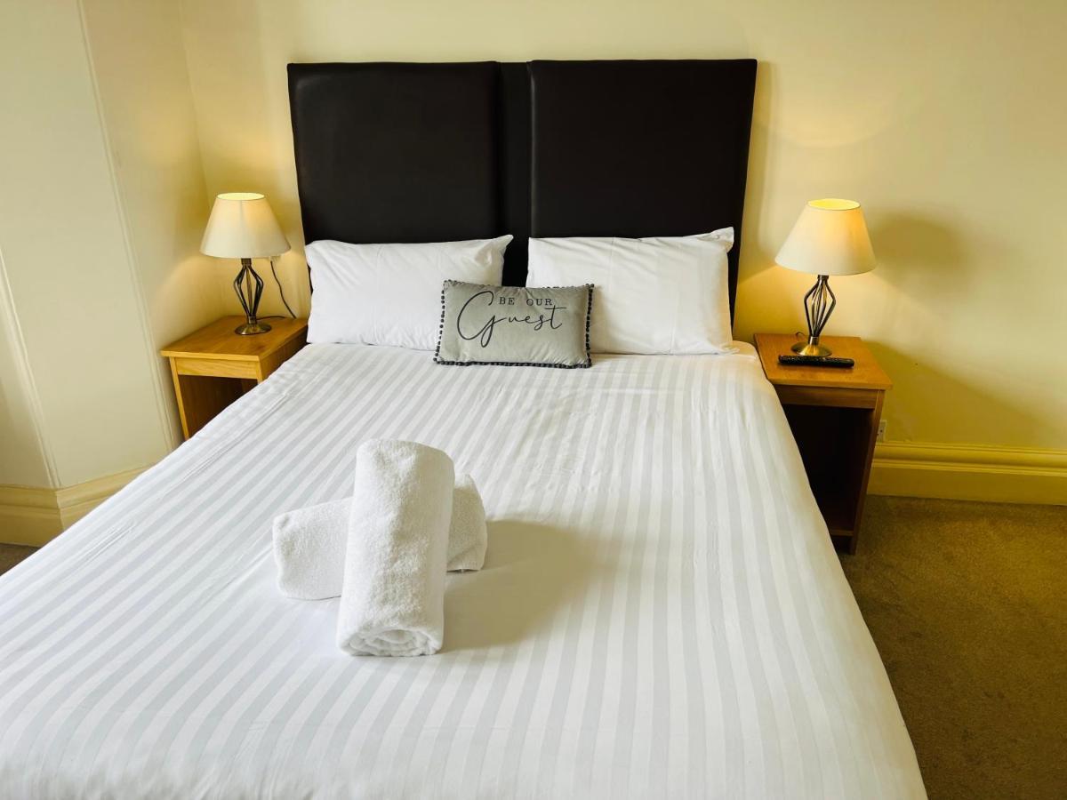 Heath Cottage Hotel & Restaurant Dewsbury Esterno foto