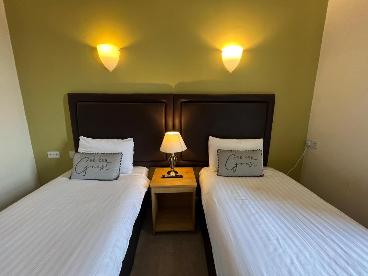 Heath Cottage Hotel & Restaurant Dewsbury Esterno foto