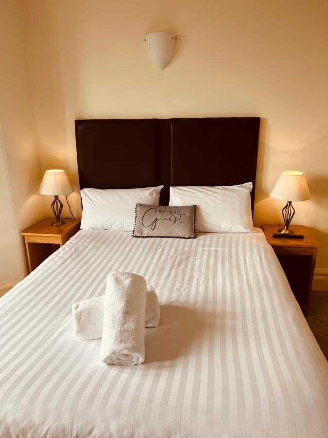 Heath Cottage Hotel & Restaurant Dewsbury Esterno foto