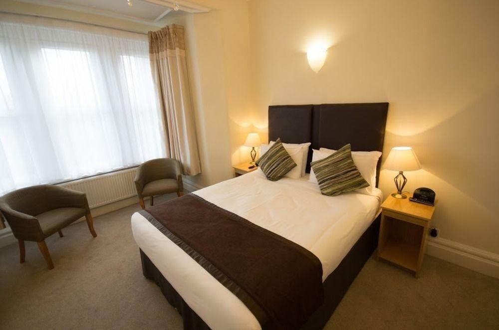 Heath Cottage Hotel & Restaurant Dewsbury Esterno foto