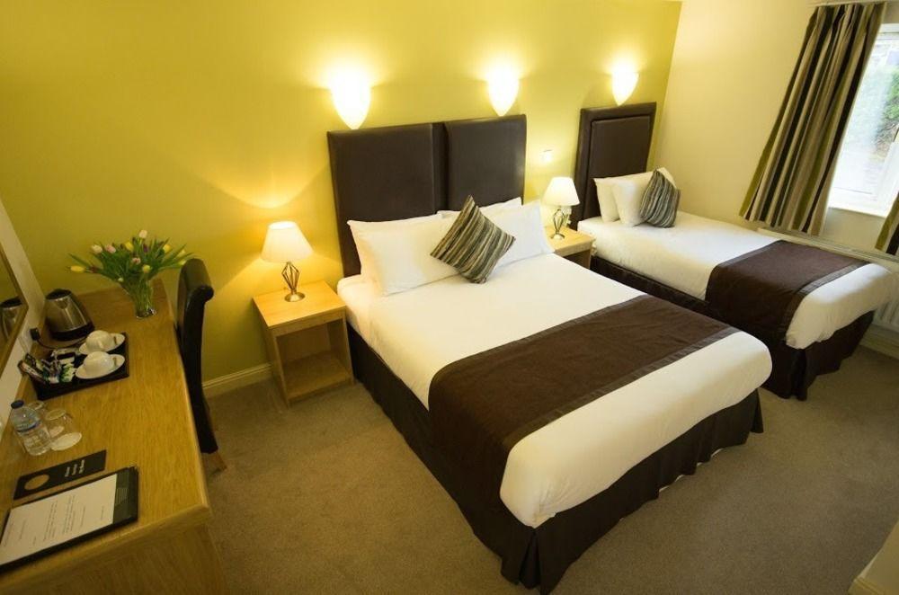 Heath Cottage Hotel & Restaurant Dewsbury Esterno foto