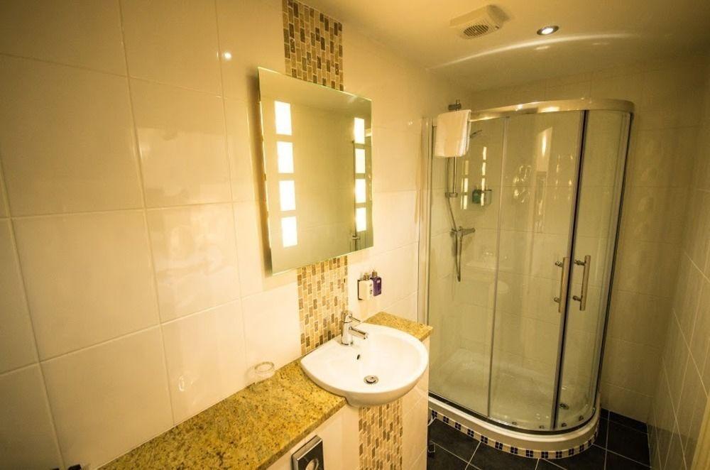 Heath Cottage Hotel & Restaurant Dewsbury Esterno foto