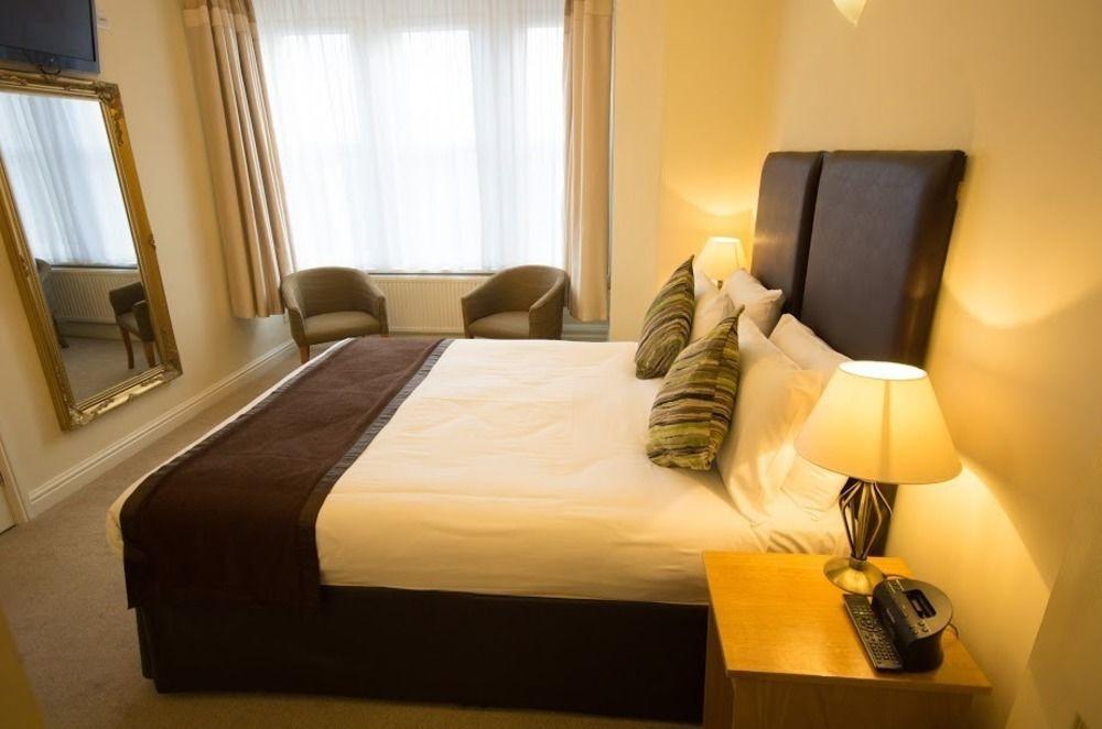 Heath Cottage Hotel & Restaurant Dewsbury Esterno foto