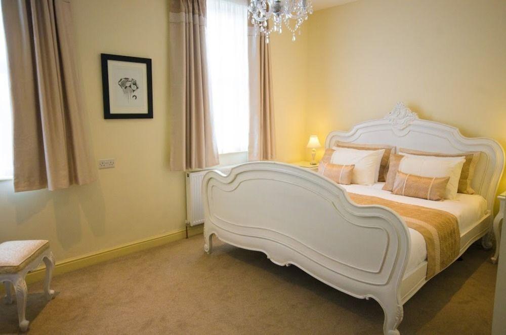 Heath Cottage Hotel & Restaurant Dewsbury Esterno foto